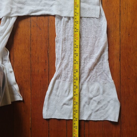 Split Hi-Low Hem Cream Sweater - sz XS - Picture 7 of 9